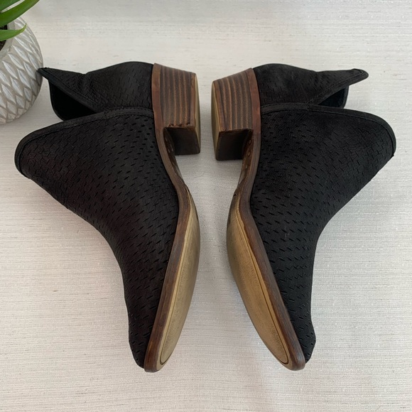 Lucky Brand Baley Black Perforated Suede Slip On Ankle Booties Woman’s 7.5M - Picture 9 of 13